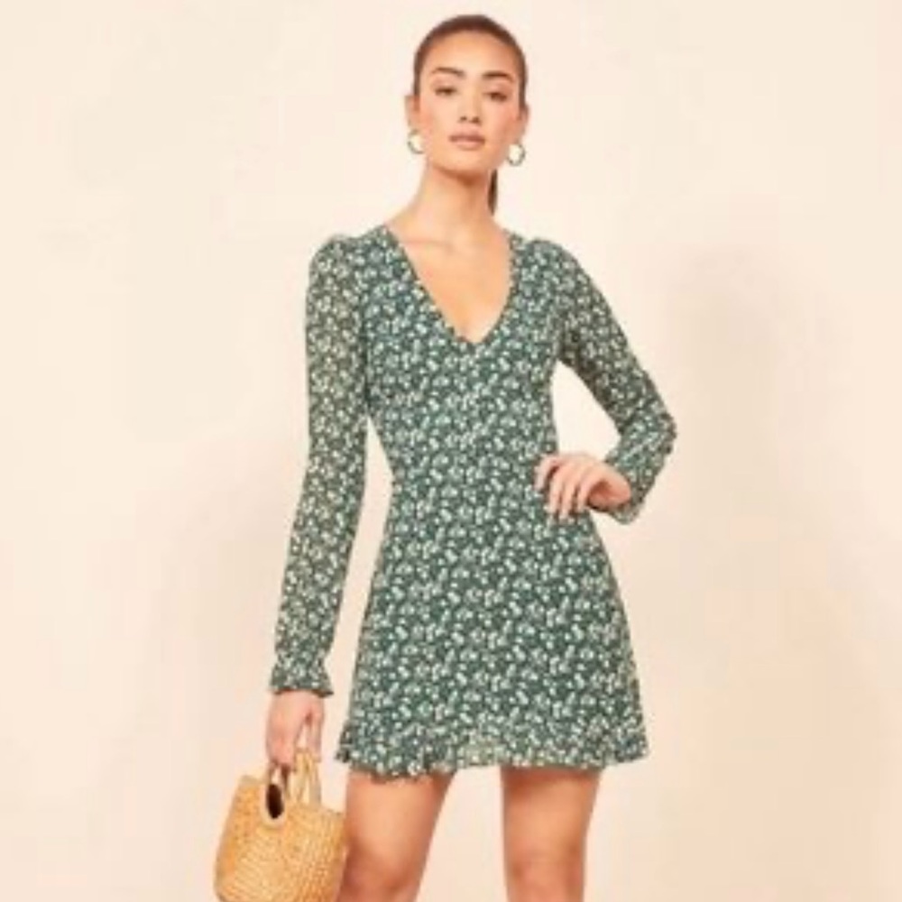 Reformation Elenor Floral Green Mini Dress
Cutout Back 3/4 Sleeve V Neck… - Picture 2 of 6